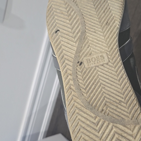 Men Shoes - Picture 4 of 5